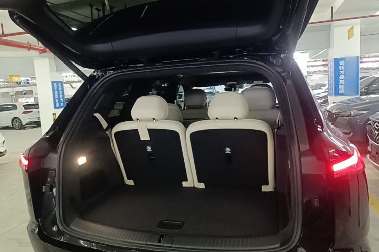 Used ONVO Luxeed L90 2025 Model—Ultra Six-Seater Version Trunk