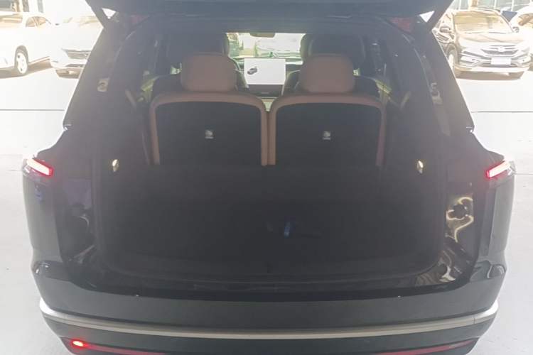 Used ONVO Luxeed L90 2025 Model—Max Six-Seater Version Trunk