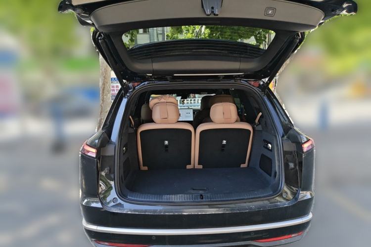 Used ONVO Luxeed L90 2025 Model—Ultra Six-Seater Version Trunk