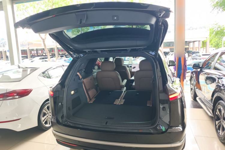 Used ONVO Luxeed L90 2025 Model—Ultra Six-Seater Version Trunk