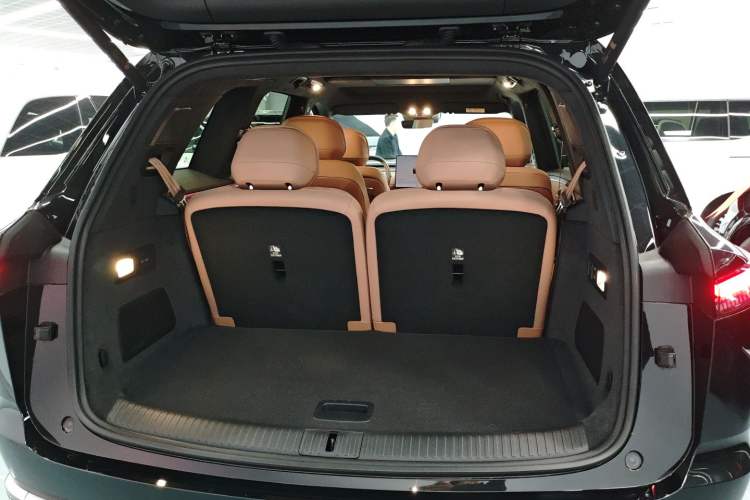 Used ONVO Luxeed L90 2025 Model—Max Six-Seater Version Trunk