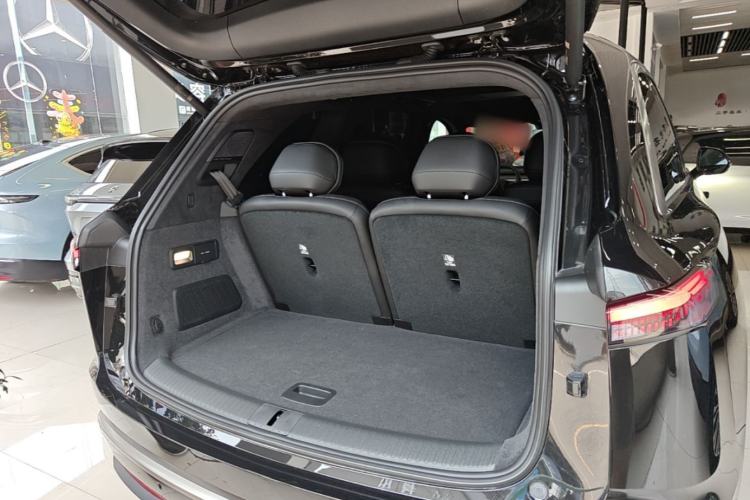 Used ONVO Luxeed L90 2025 Model—Ultra Six-Seater Version Trunk