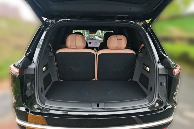 Used ONVO Luxeed L90 2025 Model—Ultra Six-Seater Version Trunk