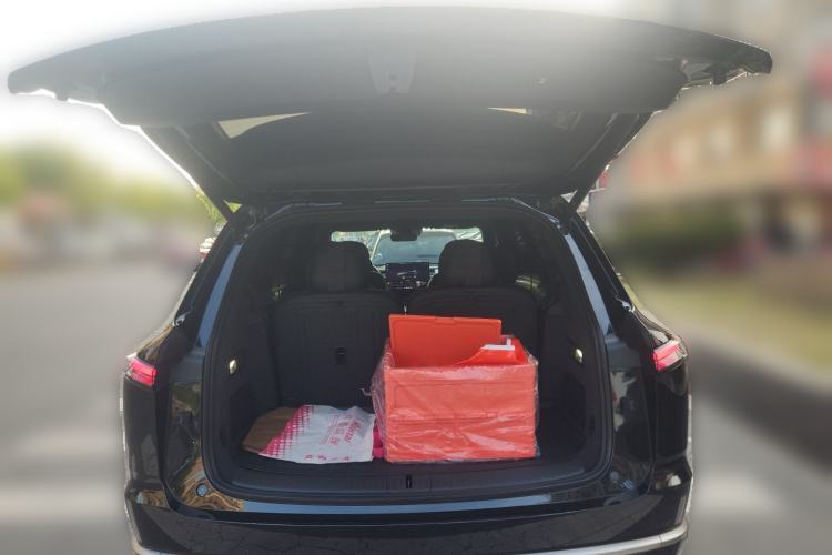 Used ONVO Luxeed L90 2025 Model—Max Six-Seater Version Trunk