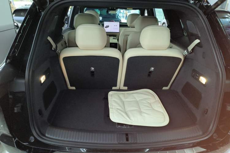 Used ONVO Luxeed L90 2025 Model—Max Six-Seater Version Trunk