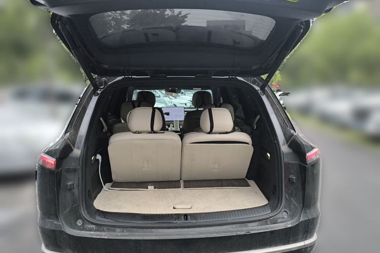 Used ONVO Luxeed L90 2025 Model—Ultra Six-Seater Version Trunk