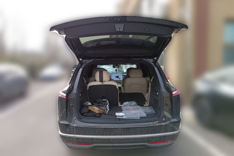 Used ONVO Luxeed L90 2025 Model—Ultra Six-Seater Version Trunk