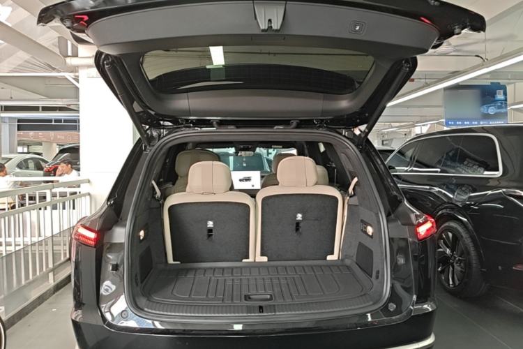 Used ONVO Luxeed L90 2025 Model—Ultra Six-Seater Version Trunk