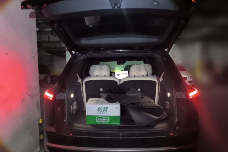 Used ONVO Luxeed L90 2025 Model—Ultra Six-Seater Version Trunk