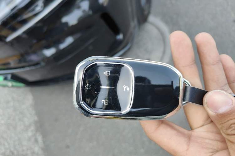 Used ONVO Luxeed L90 2025 Model—Max Six-Seater Version Vehicle Key