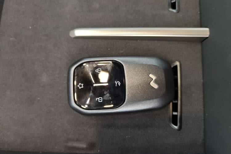 Used ONVO Luxeed L90 2025 Model—Ultra Six-Seater Version Vehicle Key