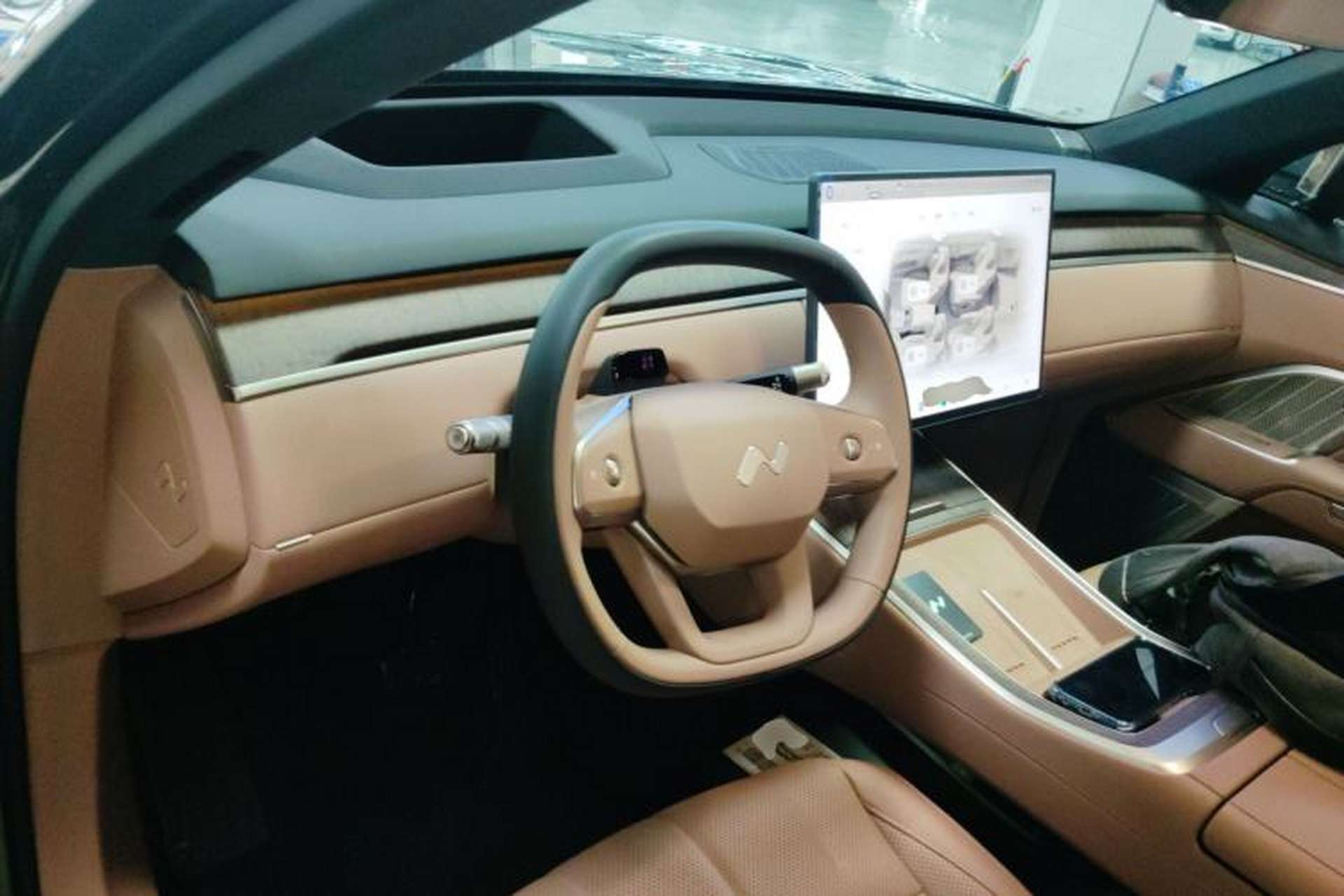 Used ONVO Luxeed L90 2025 Model—Ultra Six-Seater Version Center Console