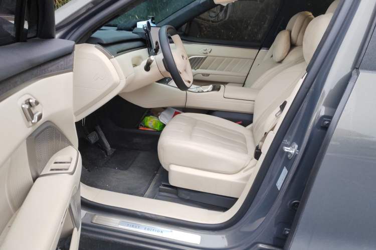 Used ONVO Luxeed L90 2025 Model—Ultra Six-Seater Version Driver Seat