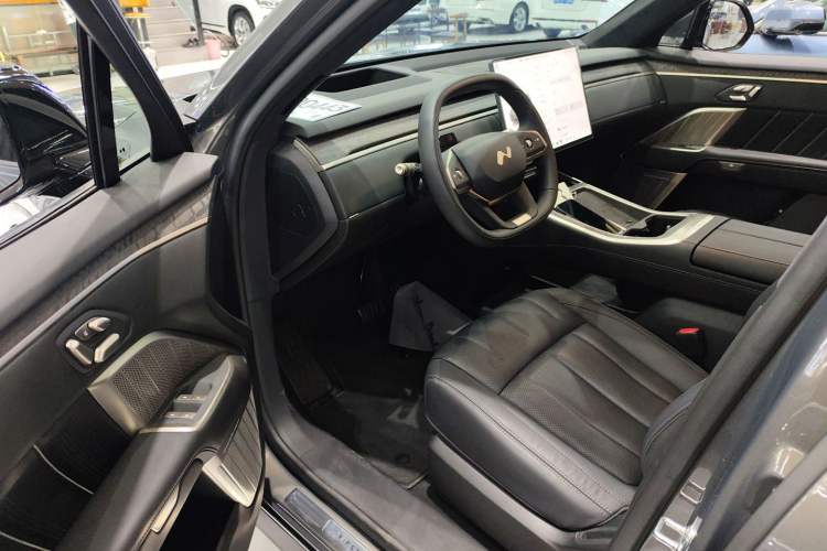 Used ONVO Luxeed L90 2025 Model—Max Six-Seater Version Driver Seat
