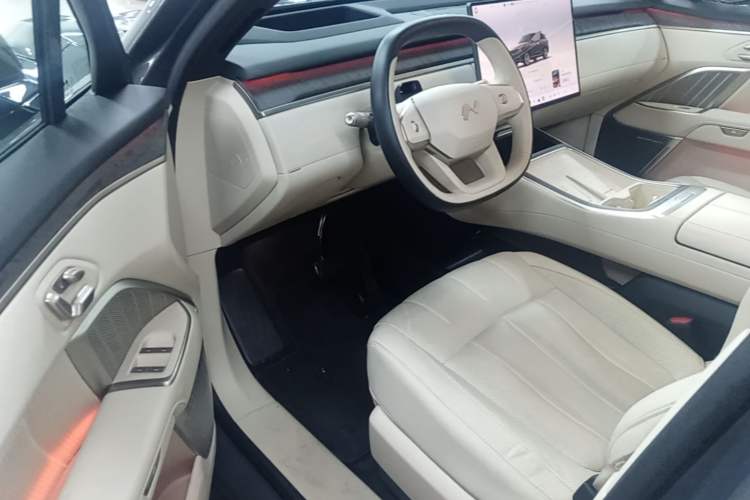 Used ONVO Luxeed L90 2025 Model—Max Six-Seater Version Driver Seat