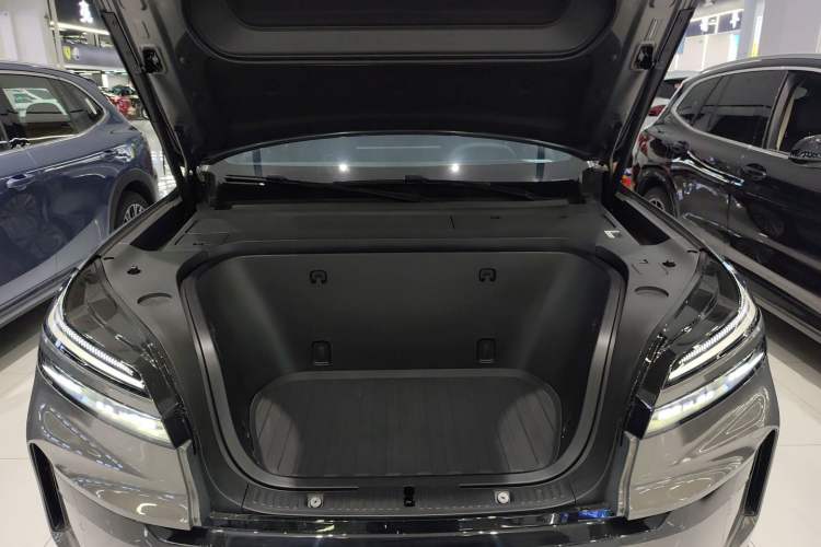 Used ONVO Luxeed L90 2025 Model—Max Six-Seater Version Engine Bay