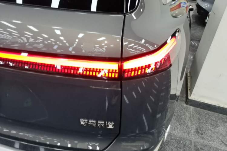 Used ONVO Luxeed L90 2025 Model—Ultra Six-Seater Version Exterior 3