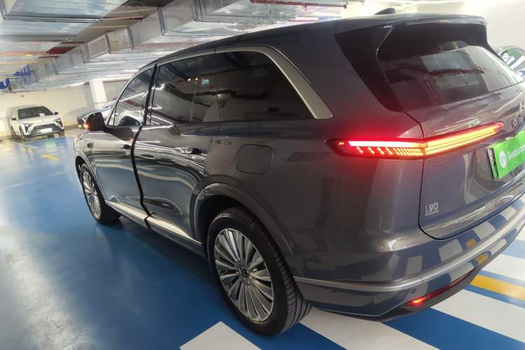 Used ONVO Luxeed L90 2025 Model—Max Six-Seater Version Exterior 3