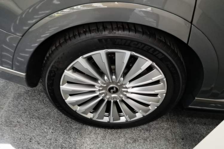 Used ONVO Luxeed L90 2025 Model—Ultra Six-Seater Version Exterior 5