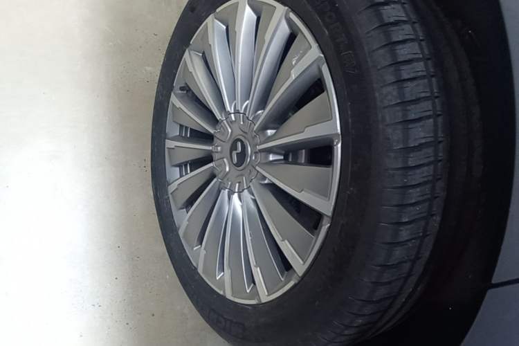 Used ONVO Luxeed L90 2025 Model—Max Six-Seater Version Exterior 5
