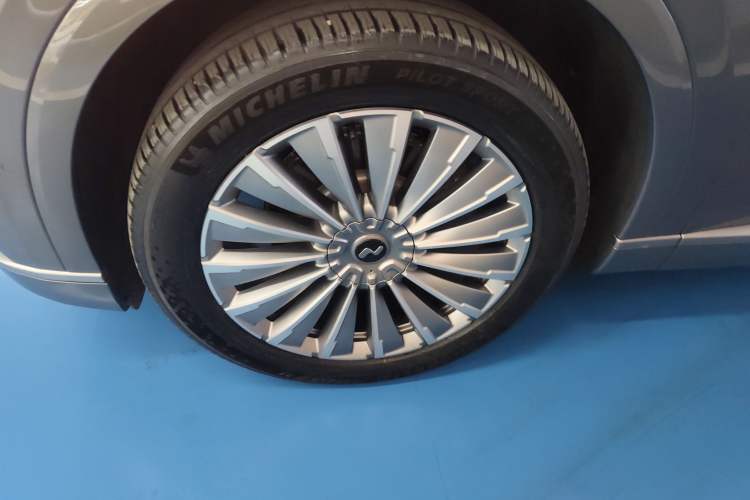 Used ONVO Luxeed L90 2025 Model—Max Six-Seater Version Exterior 7