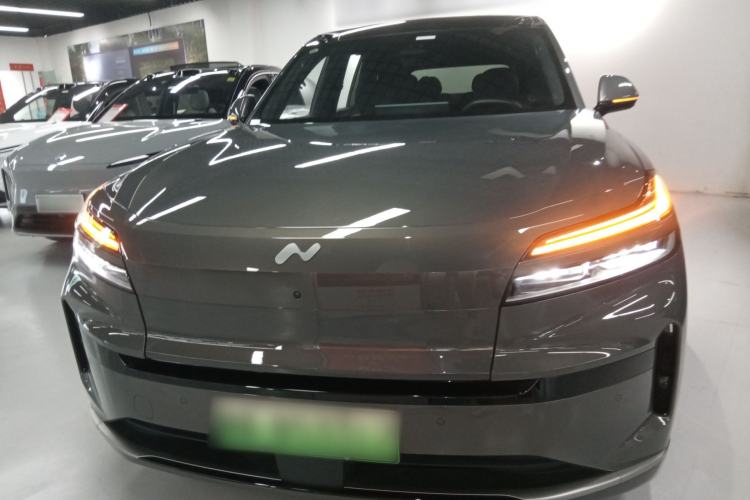 Used ONVO Luxeed L90 2025 Model—Ultra Six-Seater Version Front
