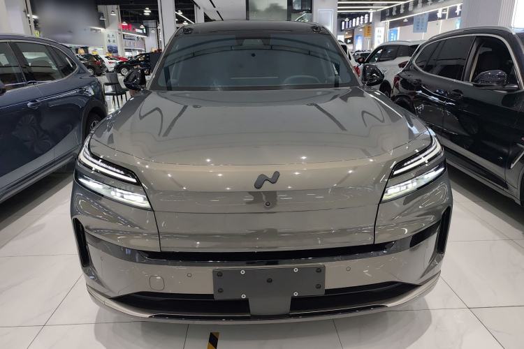 Used ONVO Luxeed L90 2025 Model—Max Six-Seater Version Front