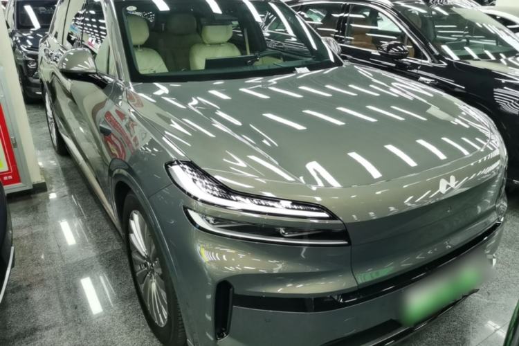Used ONVO Luxeed L90 2025 Model—Ultra Six-Seater Version Front Right 45 Deg