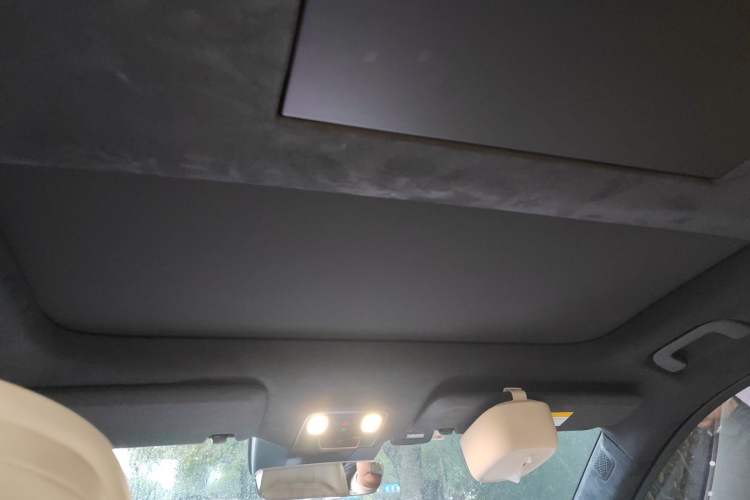 Used ONVO Luxeed L90 2025 Model—Ultra Six-Seater Version Headliner