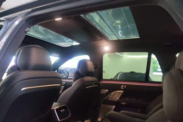 Used ONVO Luxeed L90 2025 Model—Max Six-Seater Version Headliner