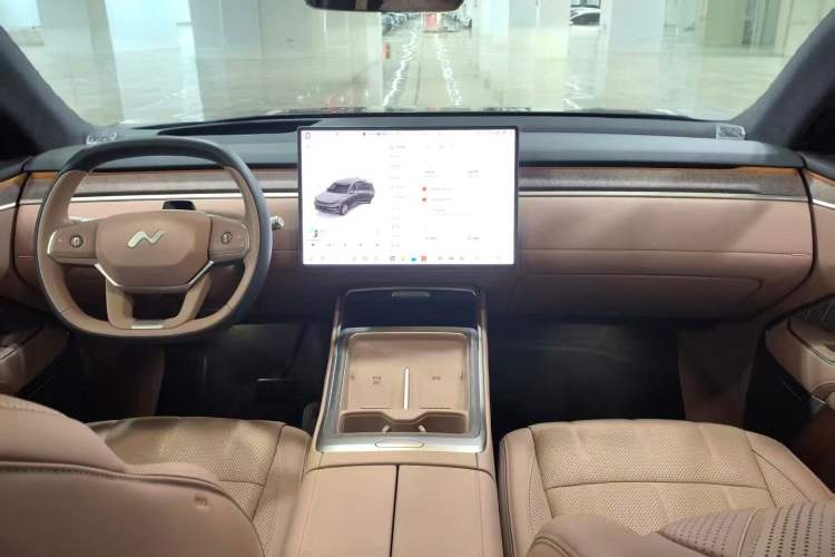 Used ONVO Luxeed L90 2025 Model—Max Six-Seater Version Interior 3