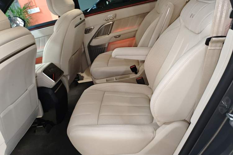 Used ONVO Luxeed L90 2025 Model—Ultra Six-Seater Version Interior 4