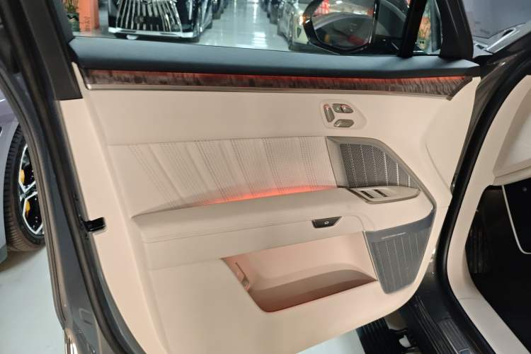 Used ONVO Luxeed L90 2025 Model—Ultra Six-Seater Version Interior 7