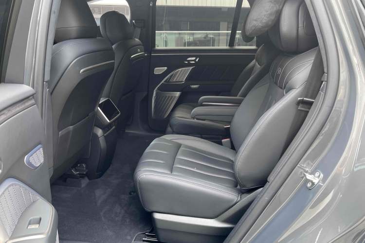 Used ONVO Luxeed L90 2025 Model—Ultra Six-Seater Version Interior 9