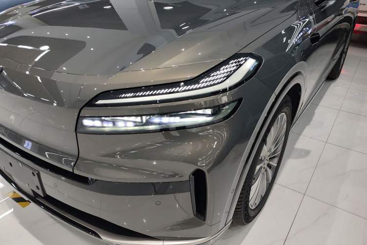 Used ONVO Luxeed L90 2025 Model—Max Six-Seater Version Left Front Headlight