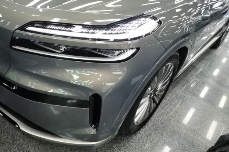 Used ONVO Luxeed L90 2025 Model—Ultra Six-Seater Version Left Front Headlight