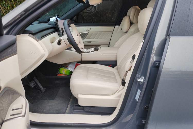 Used ONVO Luxeed L90 2025 Model—Ultra Six-Seater Version Left Front Seat