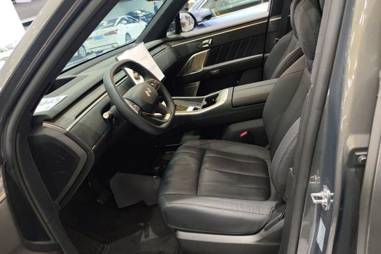 Used ONVO Luxeed L90 2025 Model—Max Six-Seater Version Left Front Seat