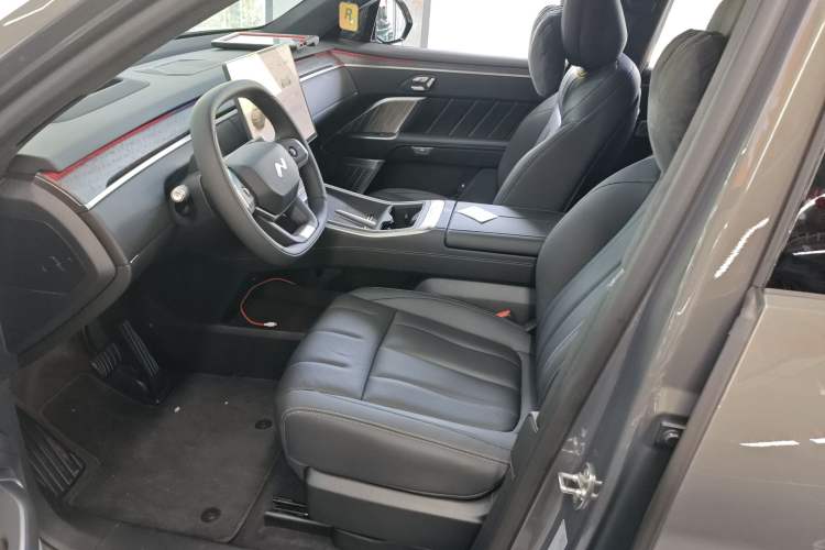 Used ONVO Luxeed L90 2025 Model—Ultra Six-Seater Version Left Front Seat
