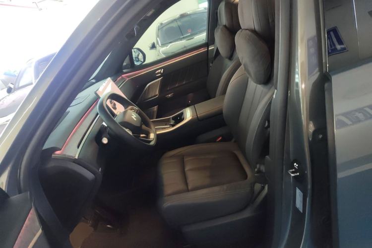 Used ONVO Luxeed L90 2025 Model—Max Six-Seater Version Left Front Seat