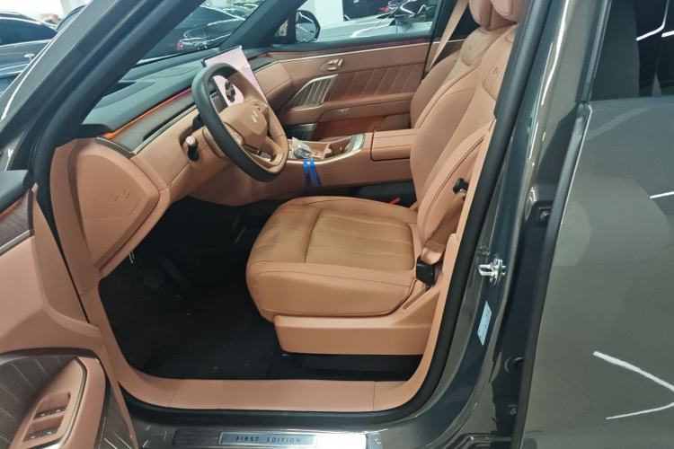Used ONVO Luxeed L90 2025 Model—Max Six-Seater Version Left Front Seat