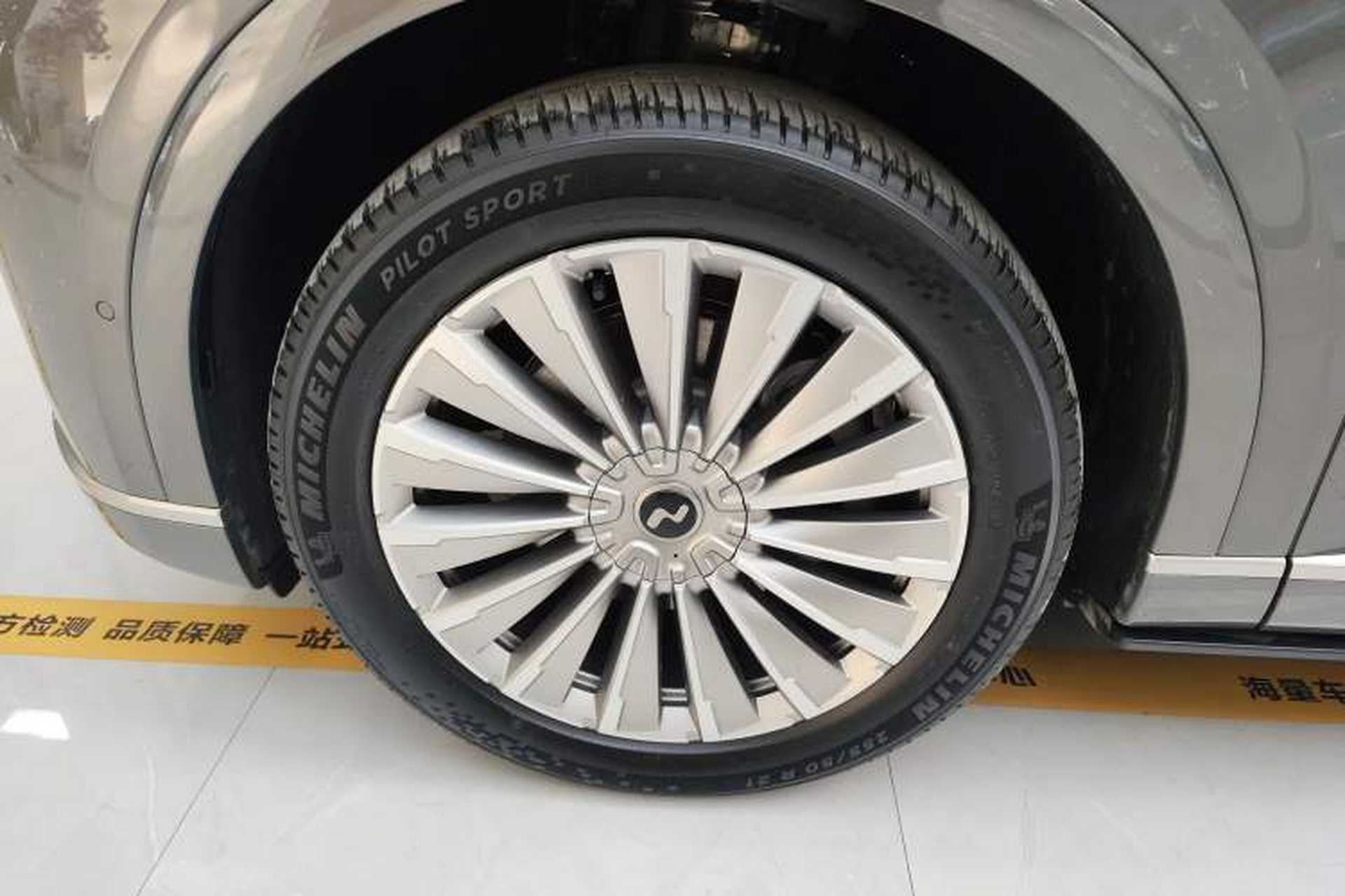 Used ONVO Luxeed L90 2025 Model—Ultra Six-Seater Version Left Front Wheel Hub