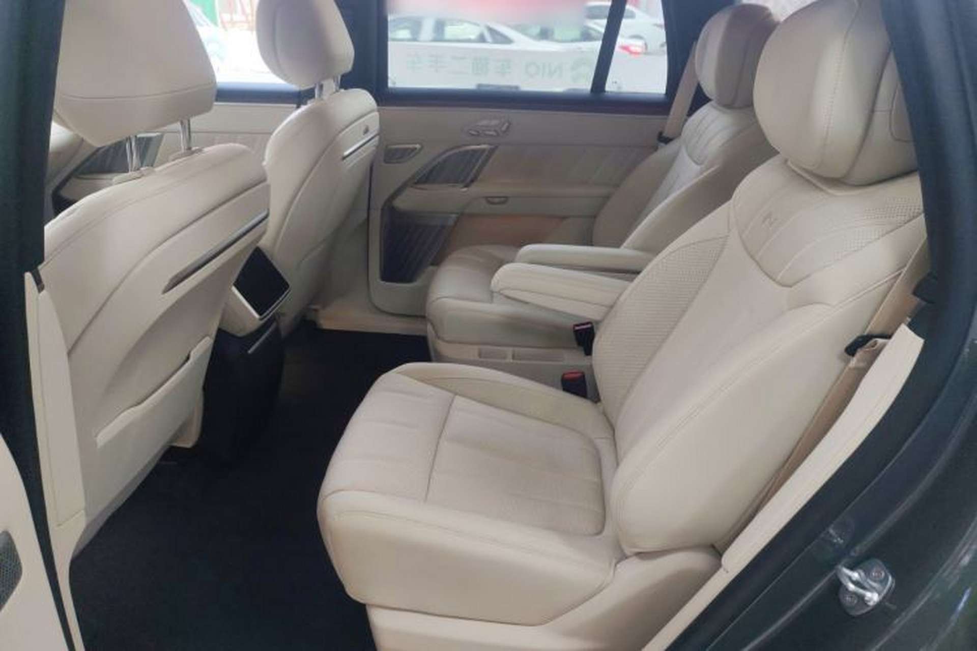 Used ONVO Luxeed L90 2025 Model—Ultra Six-Seater Version Left Rear Seat