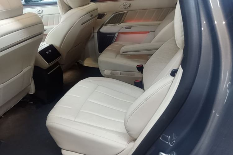 Used ONVO Luxeed L90 2025 Model—Max Six-Seater Version Left Rear Seat