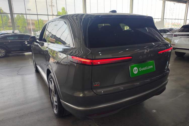 Used ONVO Luxeed L90 2025 Model—Ultra Six-Seater Version Rear Left 45 Deg
