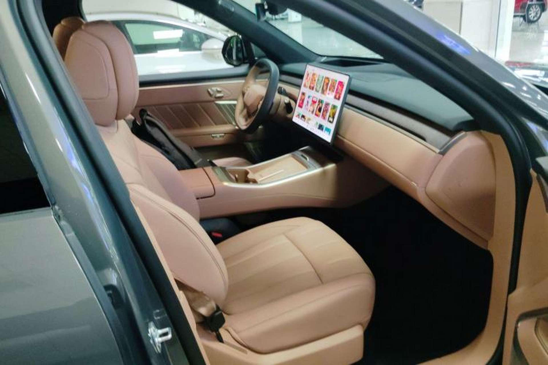 Used ONVO Luxeed L90 2025 Model—Ultra Six-Seater Version Right Front Seat