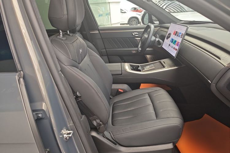Used ONVO Luxeed L90 2025 Model—Ultra Six-Seater Version Right Front Seat