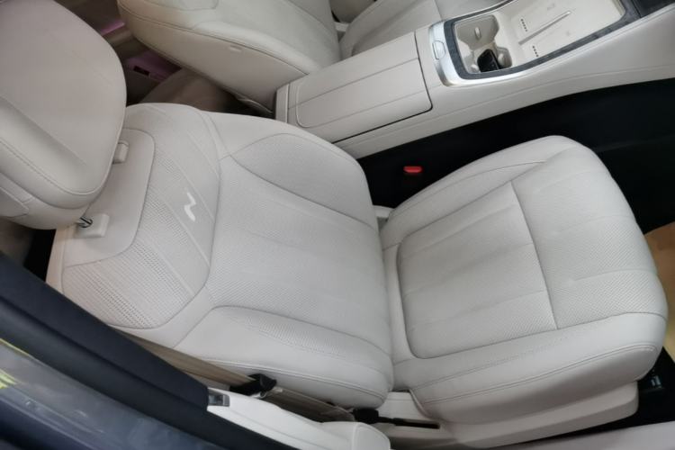 Used ONVO Luxeed L90 2025 Model—Ultra Six-Seater Version Right Front Seat