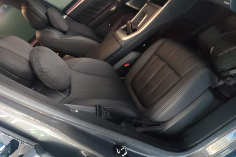 Used ONVO Luxeed L90 2025 Model—Max Six-Seater Version Right Front Seat