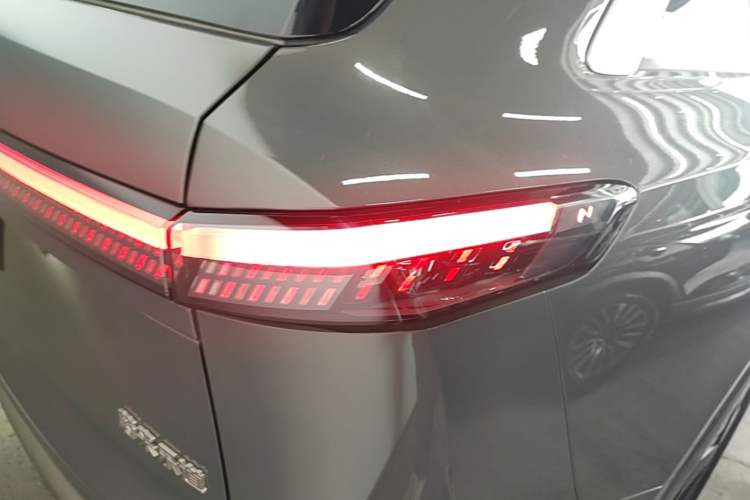 Used ONVO Luxeed L90 2025 Model—Ultra Six-Seater Version Right Rear Taillight